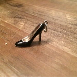 Tiffany’s iconic black heel necklace pendant